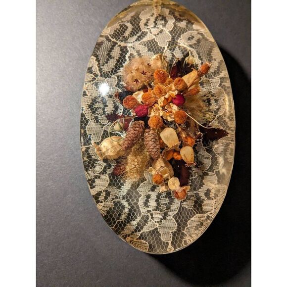 Vintage resin art dried flowers - Picture 4 of 7